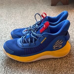 Under Armour Men’s Curry 3Z7 Basketball Shoes